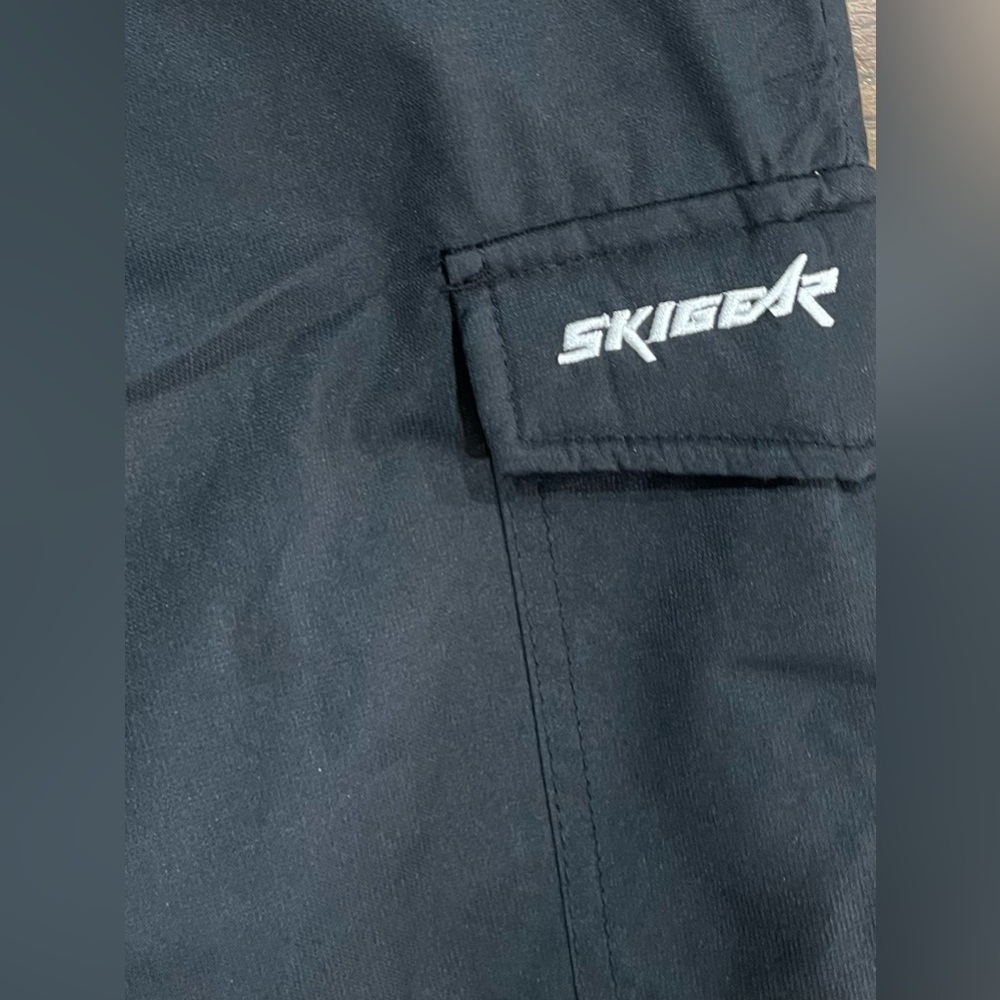 NWT Ski Gear Men’s Large Cargo Pants/Ski Pants - Picture 3 of 6